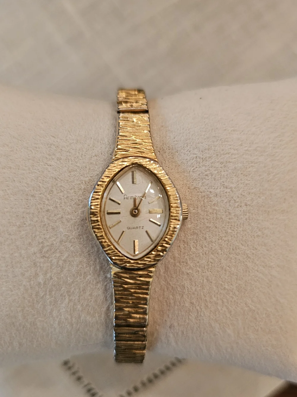 Vintage Armitron Quartz Women's Gold Tone Oval Analog Watch- For Parts /Repair